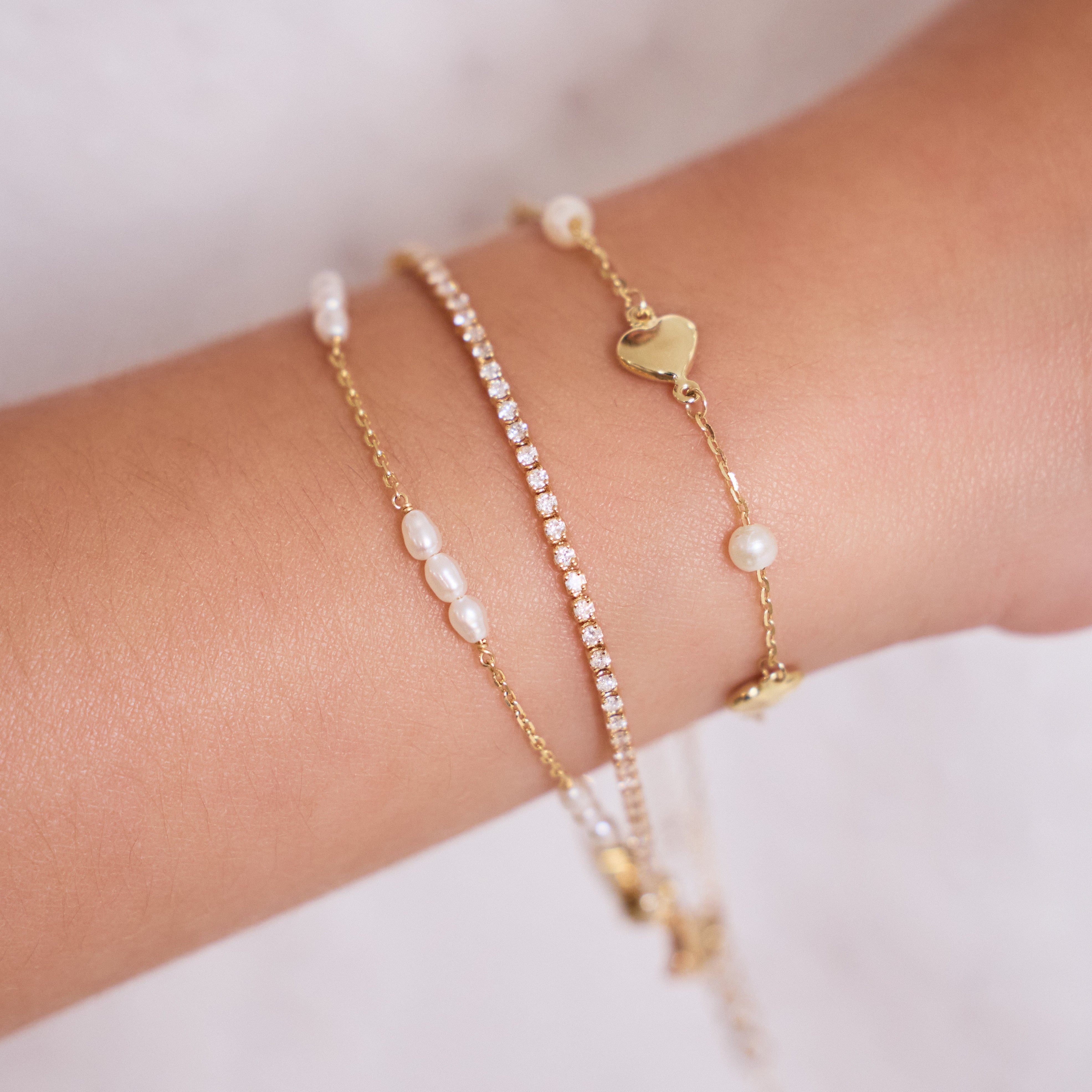 Natural Pearl and Heart Motif Chain Bracelet in 14K Yellow Gold