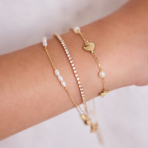Natural Pearl and Heart Motif Chain Bracelet in 14K Yellow Gold