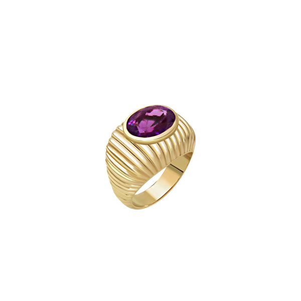 Oval Amethyst Cocktail Ring in 18K Yellow Gold
